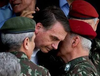 Exército discute local para acomodar Bolsonaro em possível prisão