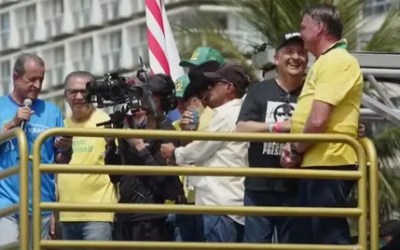 Bolsonaro reúne aliados em manifestação por anistia aos presos no 8 de janeiro